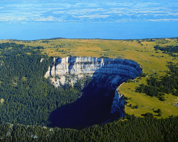 Noiraigue with Creux-du-Van